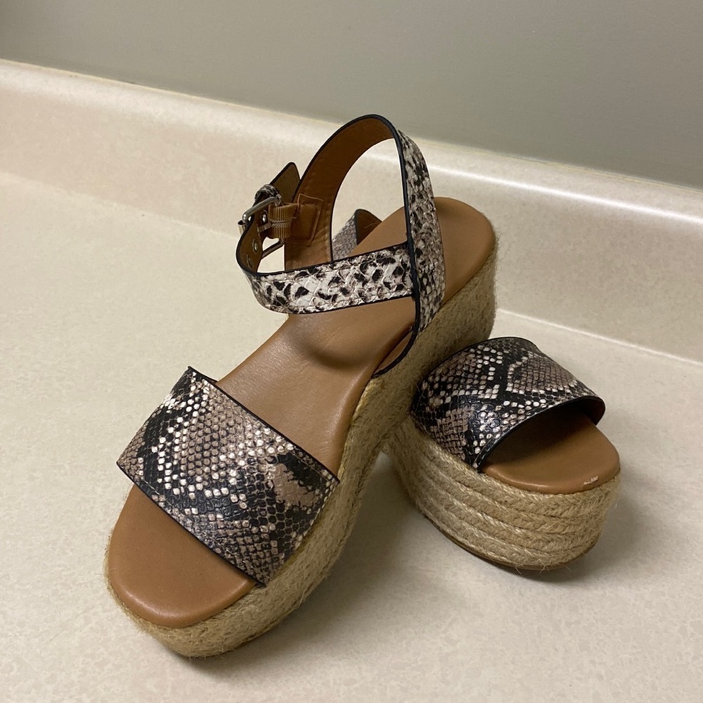 Qupid snakeskin sandals